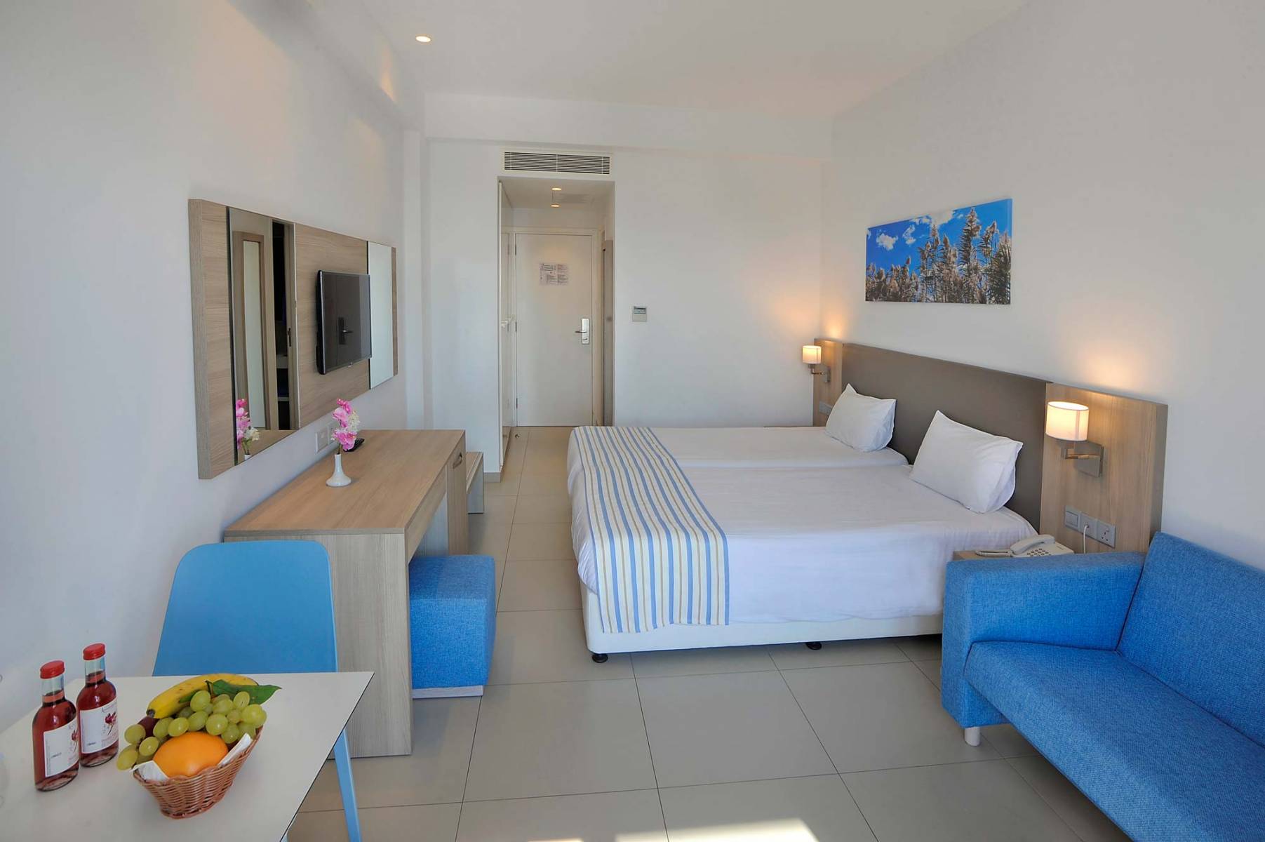 Nissiana Hotel & Bungalows-Superior porodicna soba.jpg