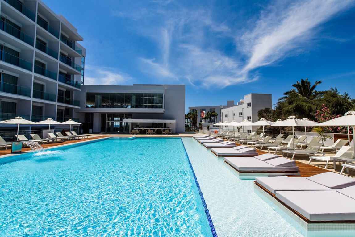 Eleana Hotel-Bazen.jpg