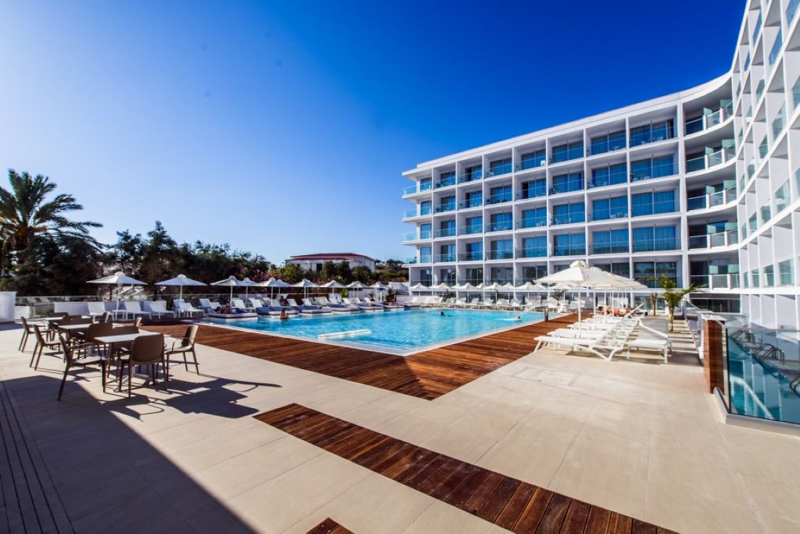 Eleana Hotel-Oblast oko bazena.jpg