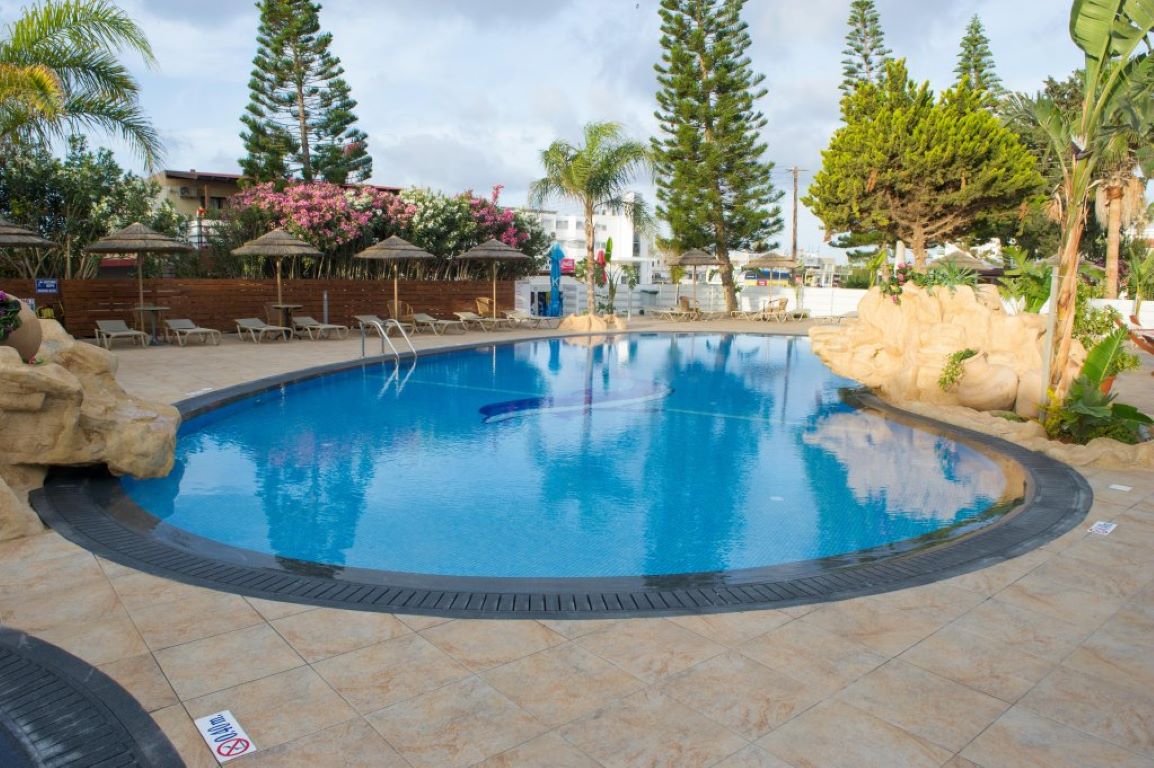 Stamatia Hotel-Bazen.jpg