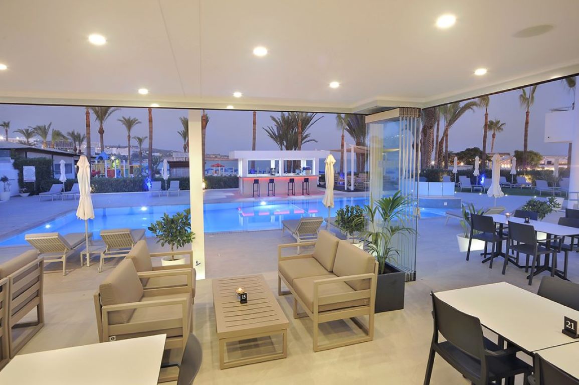 Okeanos Beach Boutique Hotel-Bar.jpg