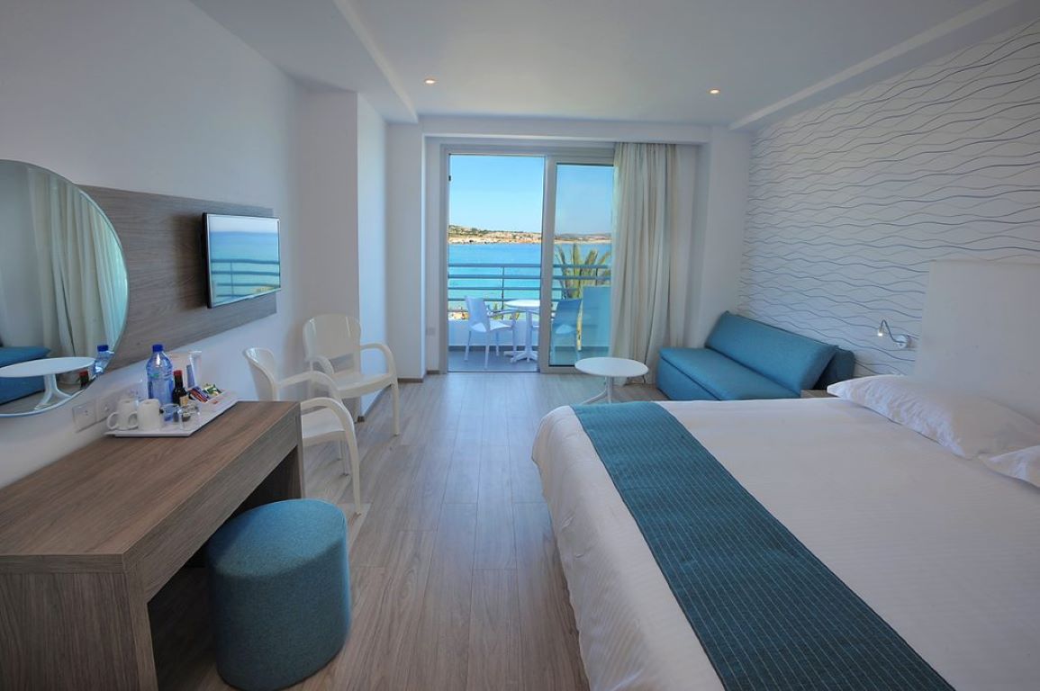 Okeanos Beach Boutique Hotel-Porodicna soba.jpg