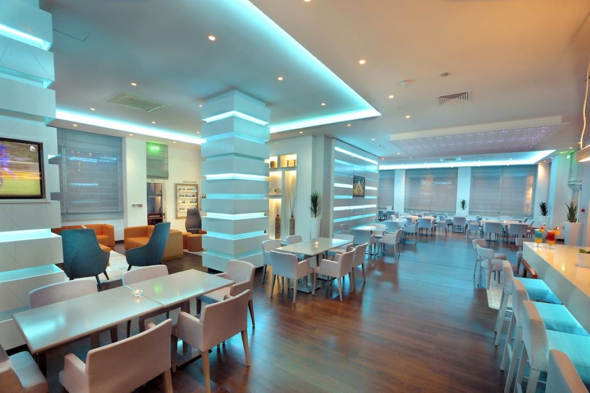 Nestor Hotel-Bar.jpg
