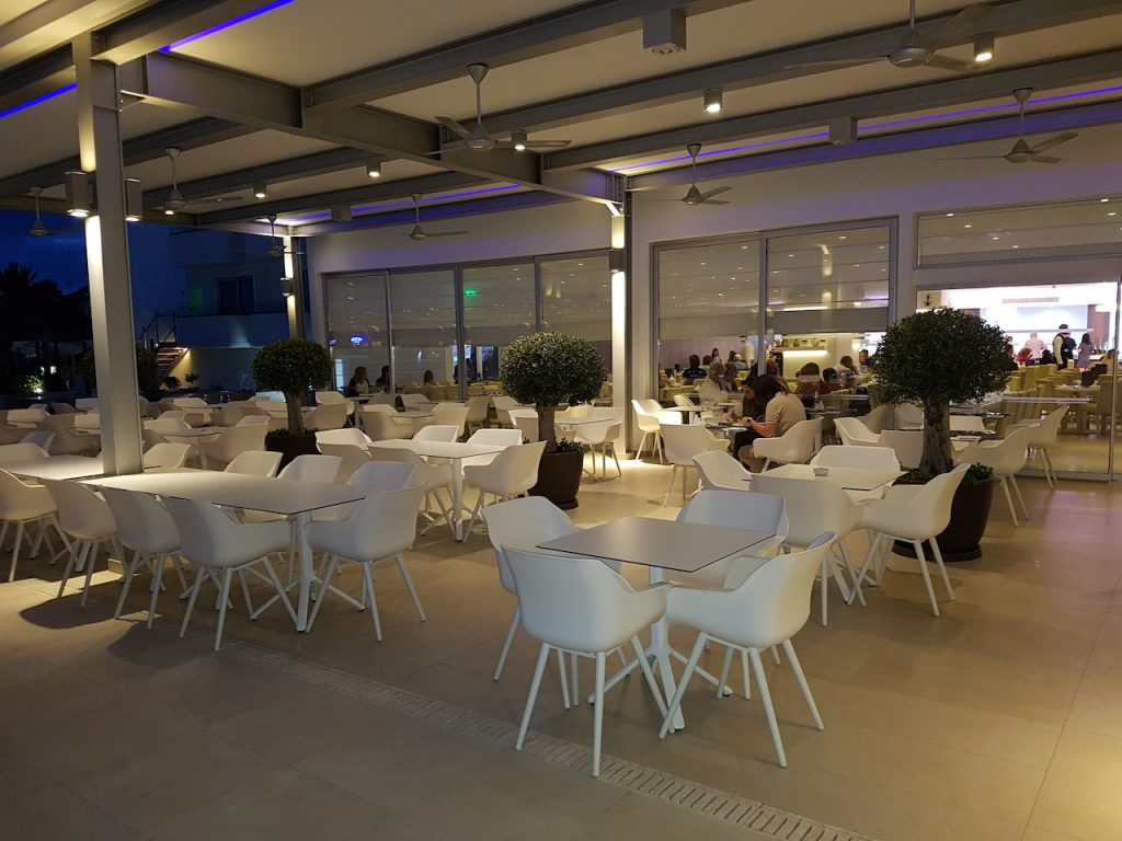 Nestor Hotel-Terasa restorana.jpg
