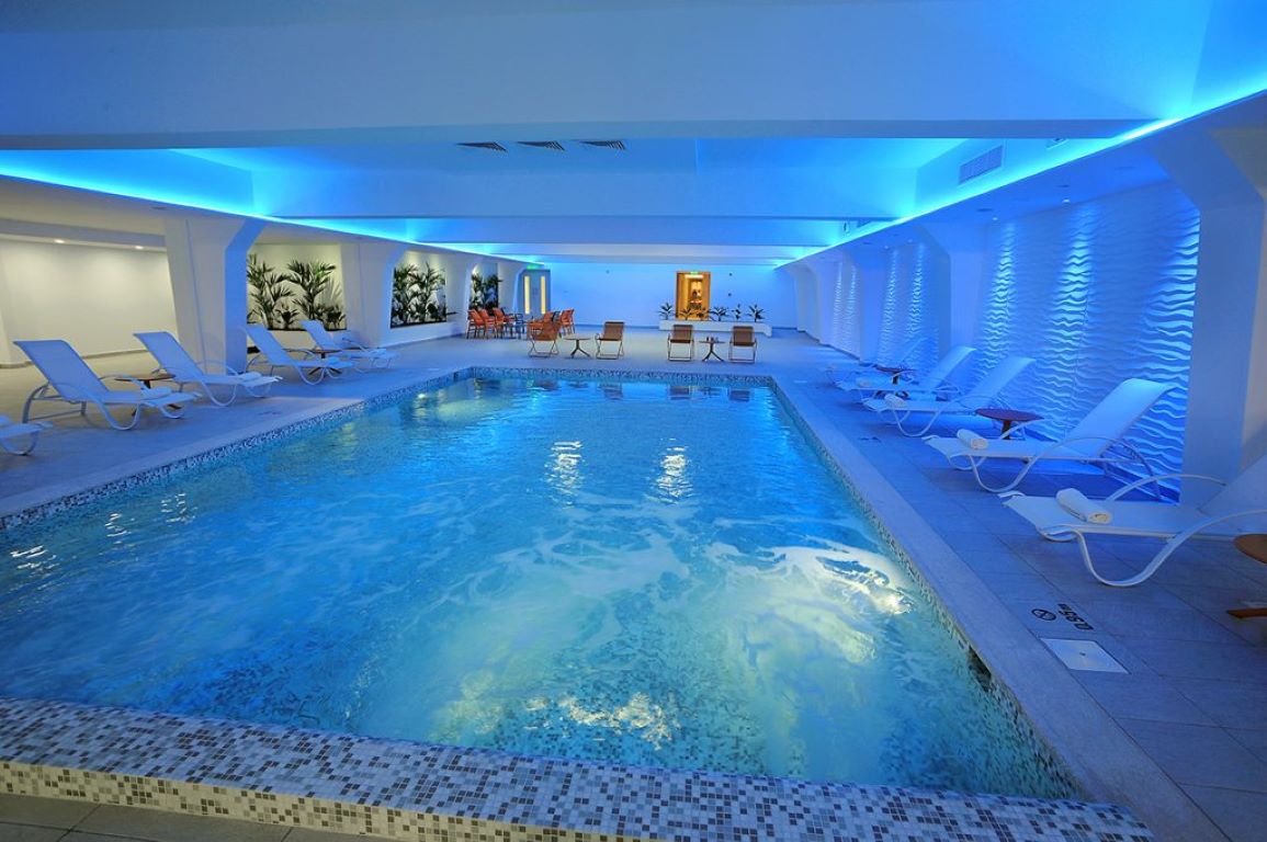 Nestor Hotel-Unutrasnji bazen.jpg