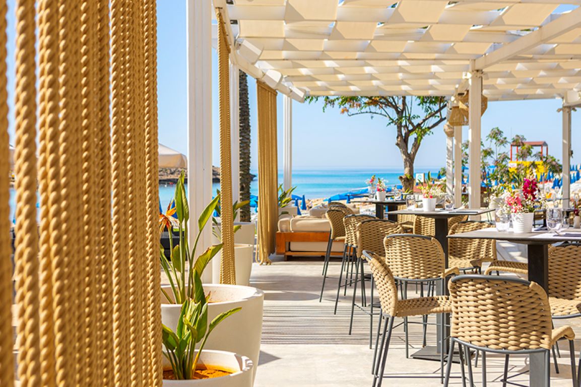 Pavlo Napa Beach Hotel-Restoran na plazi.jpg