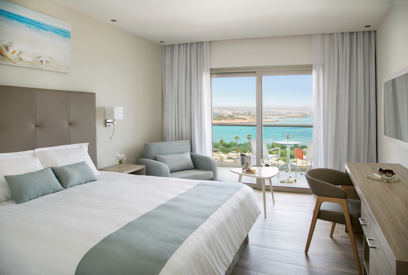 Asterias Beach Hotel-Standardna soba pogled more.jpg