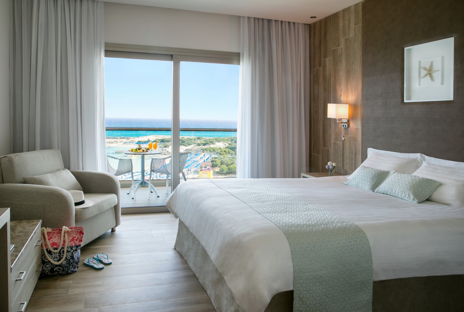 Asterias Beach Hotel-Superior soba.jpg