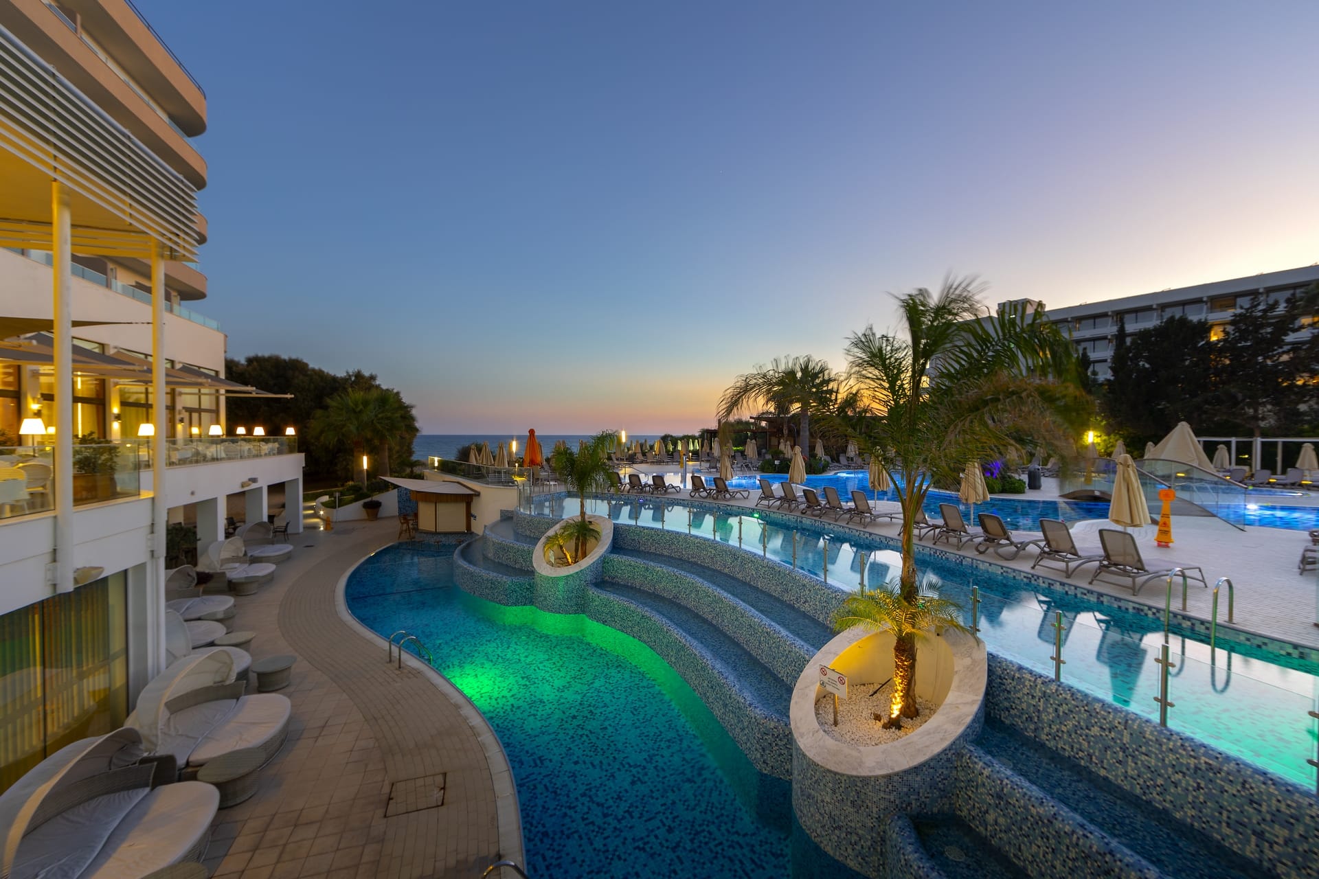 Melissi Beach Hotel & Spa-Bar pored bazena.jpg