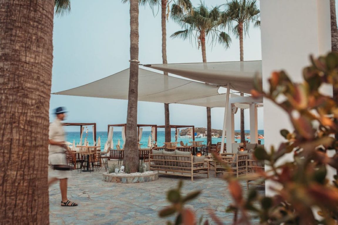 Nissi Beach Resort-Bar na plazi.jpg
