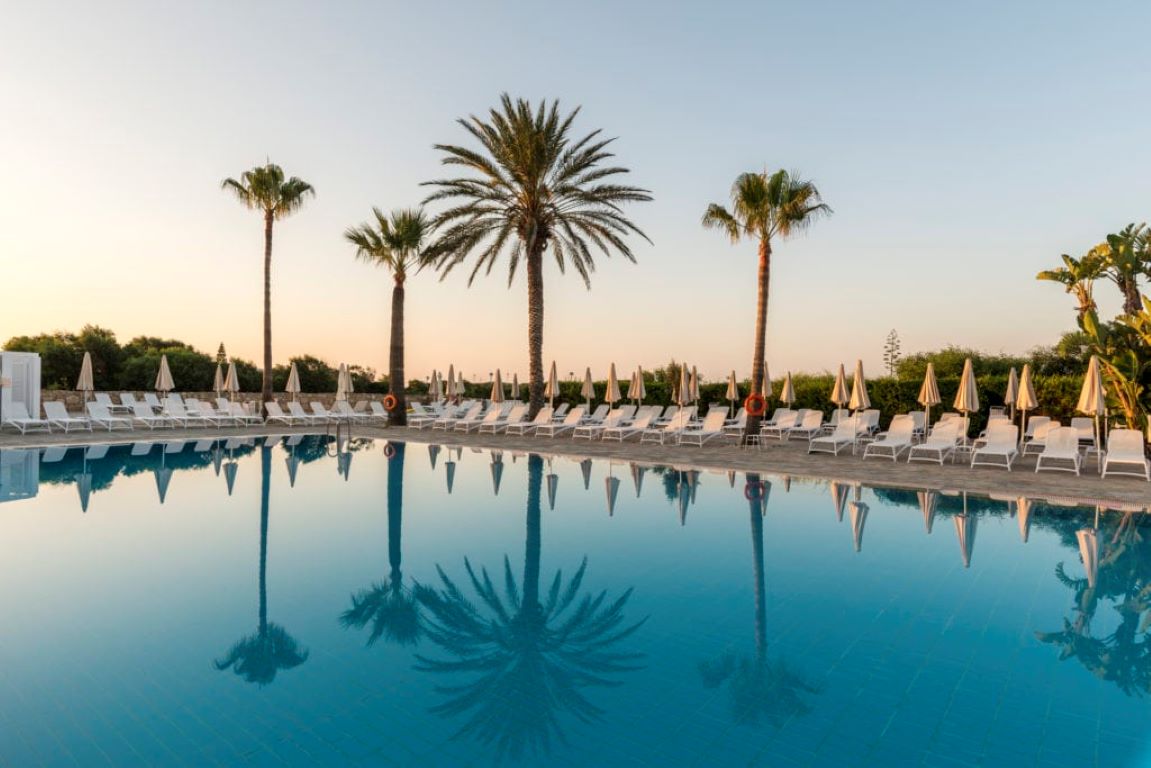 Nissi Beach Resort-Bazen.jpg