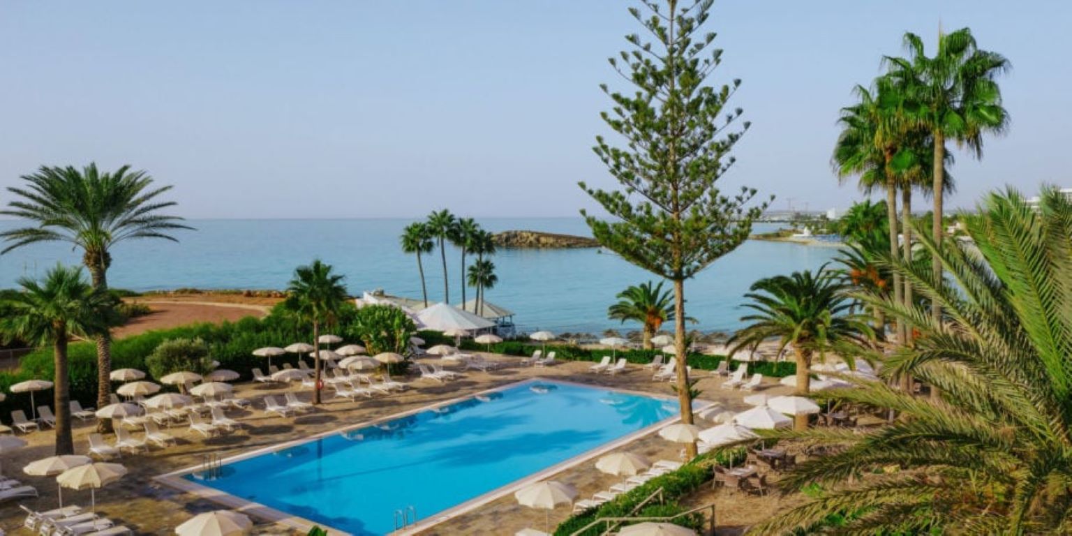 Nissi Beach Resort-Oblast oko bazena.jpg