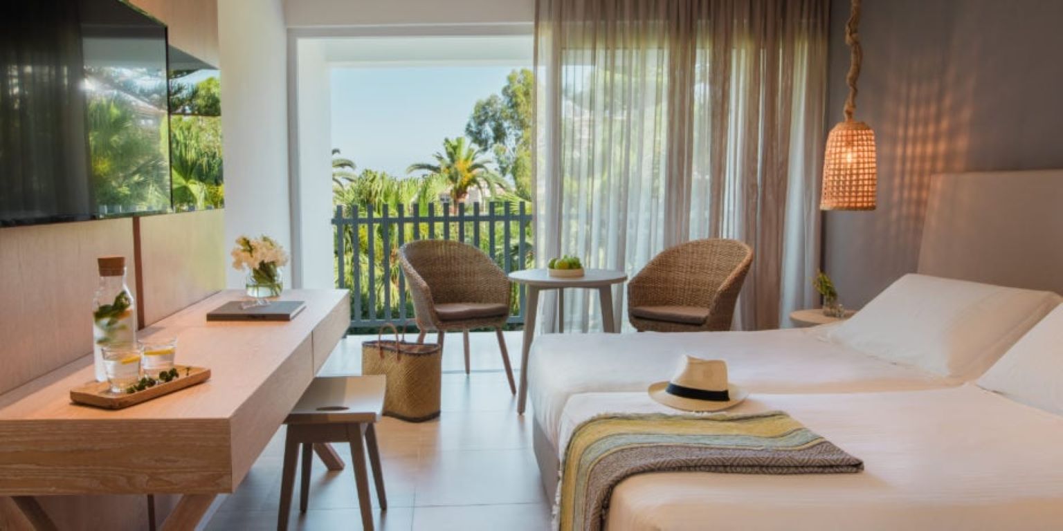 Nissi Beach Resort-Standardna soba basta.jpg