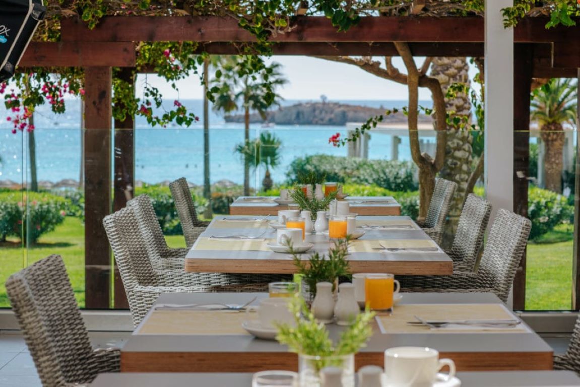 Nissi Beach Resort-Terasa.jpg