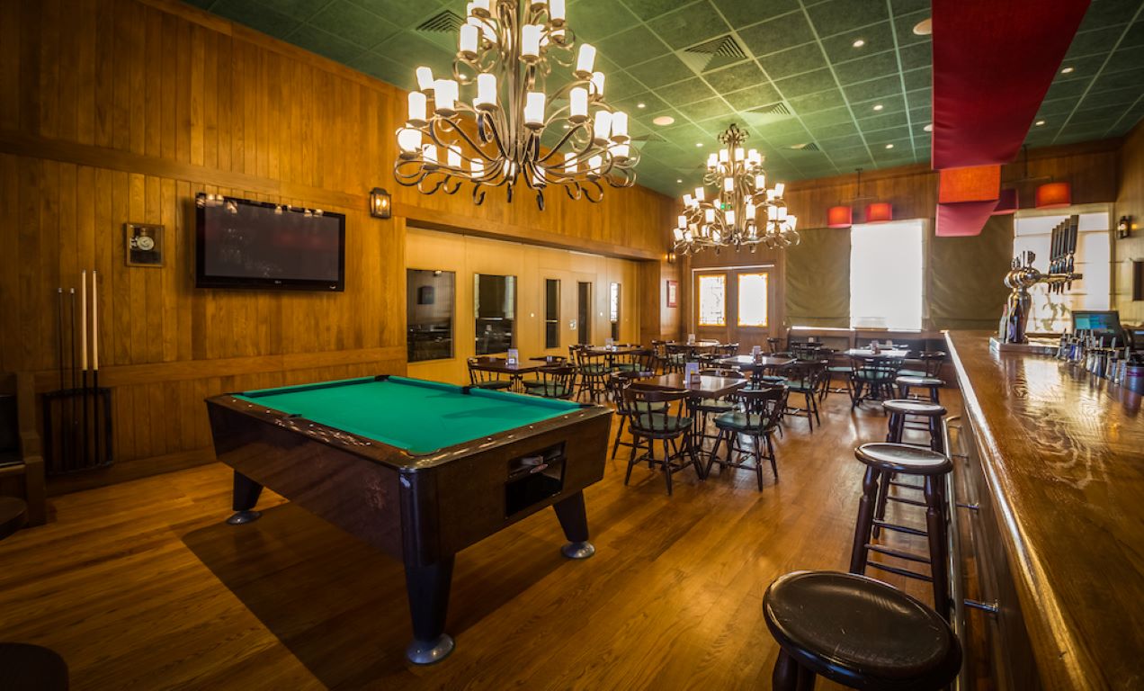 Adams Beach Hotel & Spa-Sportski bar.jpg
