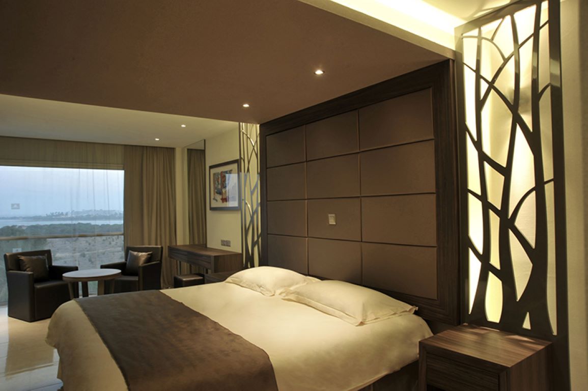 Adams Beach Hotel & Spa Deluxe Wing-Deluxe soba pogled bazen ili delimican pogled more.jpg