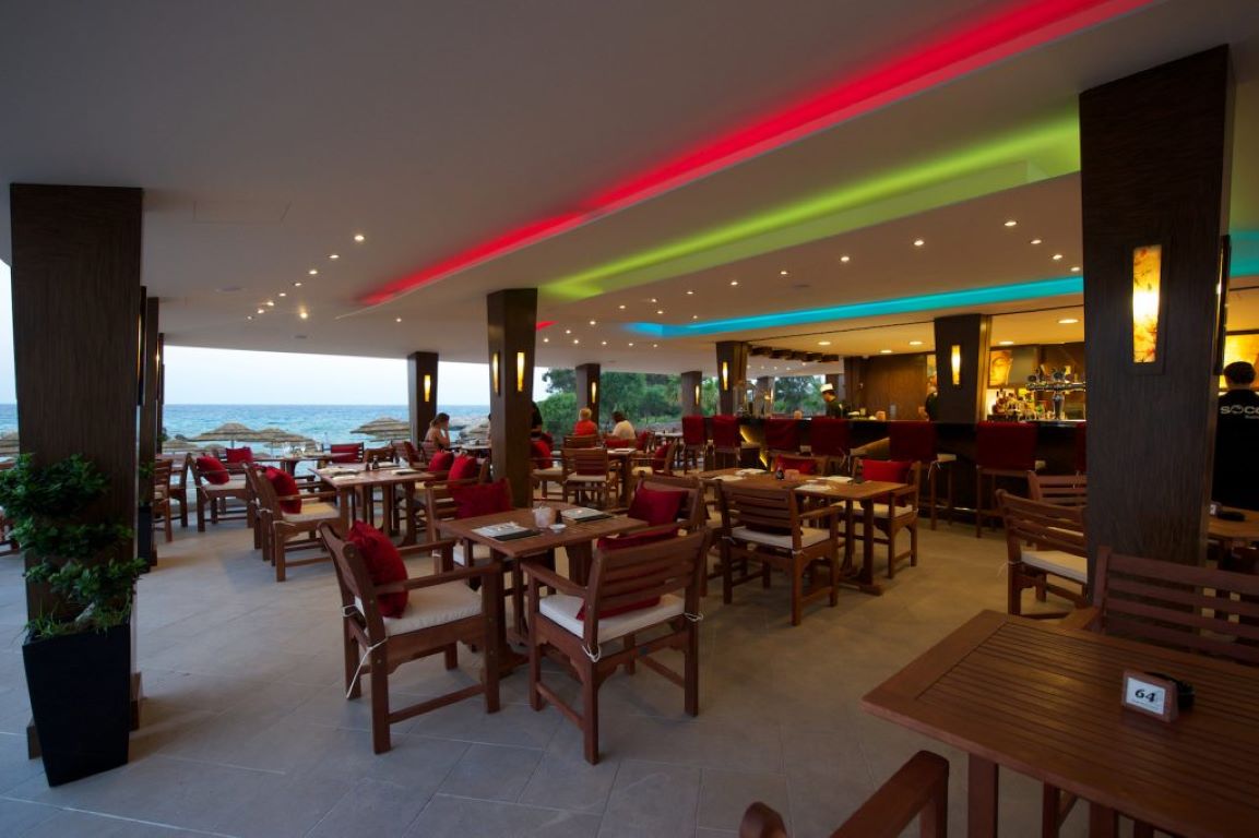 Adams Beach Hotel & Spa Deluxe Wing-Susi bar.jpg
