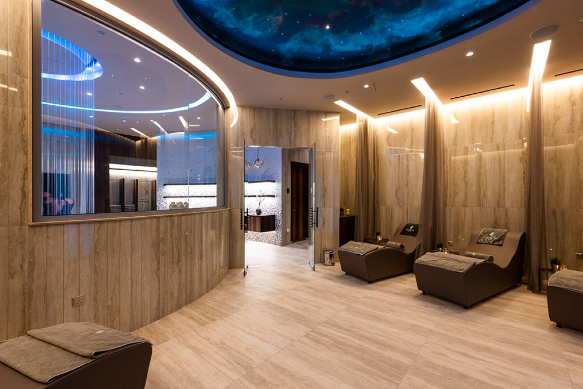 Adams Beach Hotel & Spa Deluxe Wing-Tople ploče.jpg