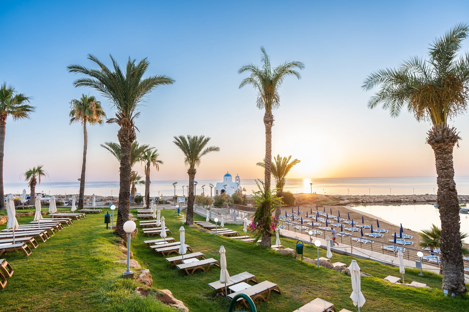 The Golden Coast Beach Hotel-Basta hotela.jpg