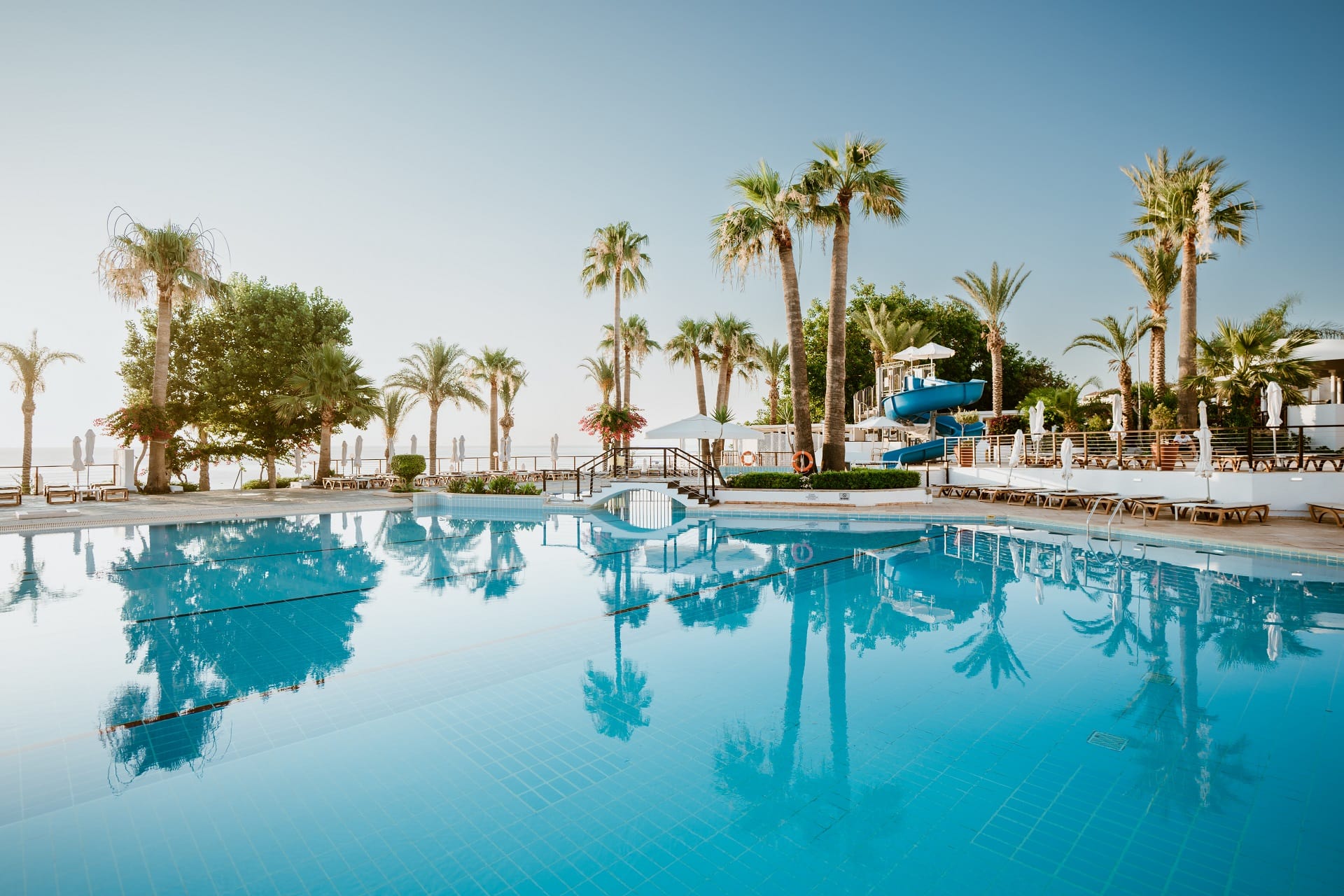The Golden Coast Beach Hotel-Bazen.jpg