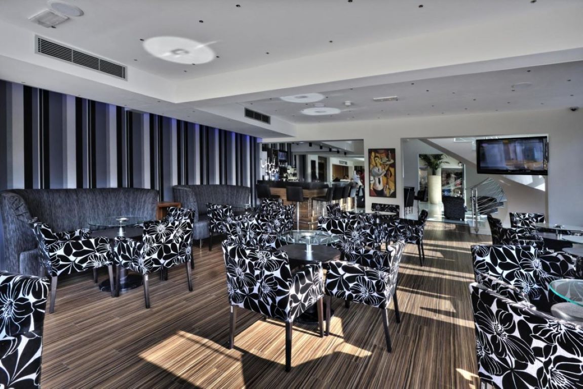 Livadhiotis City Hotel-Lobby bar.jpg