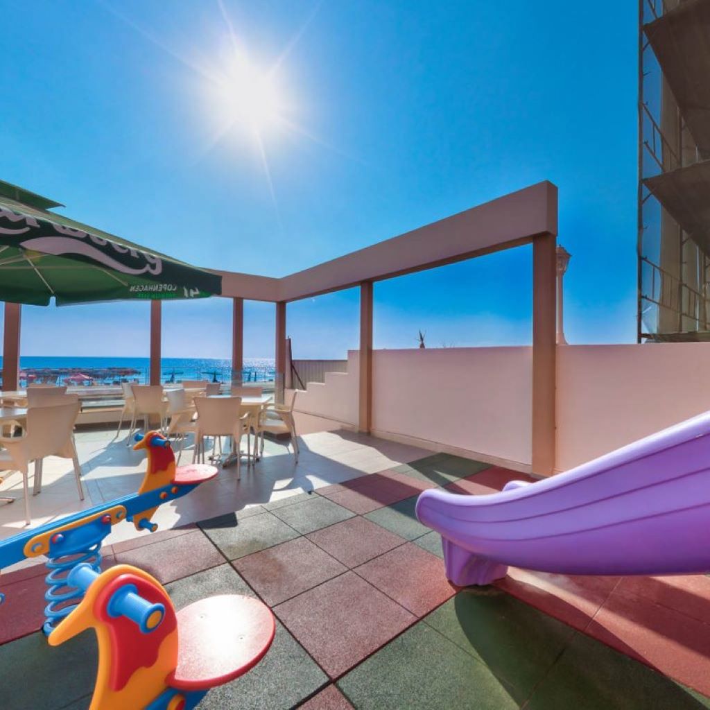 Flamingo Beach Hotel-Decije igraliste.jpg