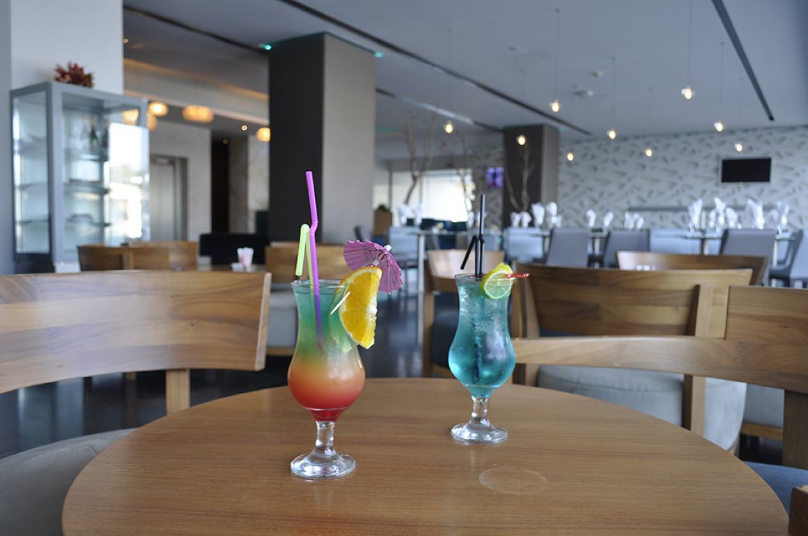 Sun Hall Hotel-Kafe bar.jpg