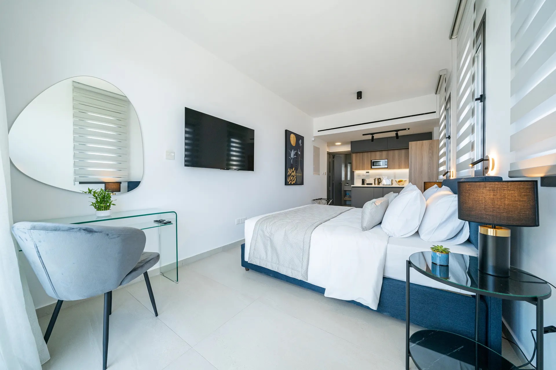 Waterside-Deluxe suite pogled more.jpg