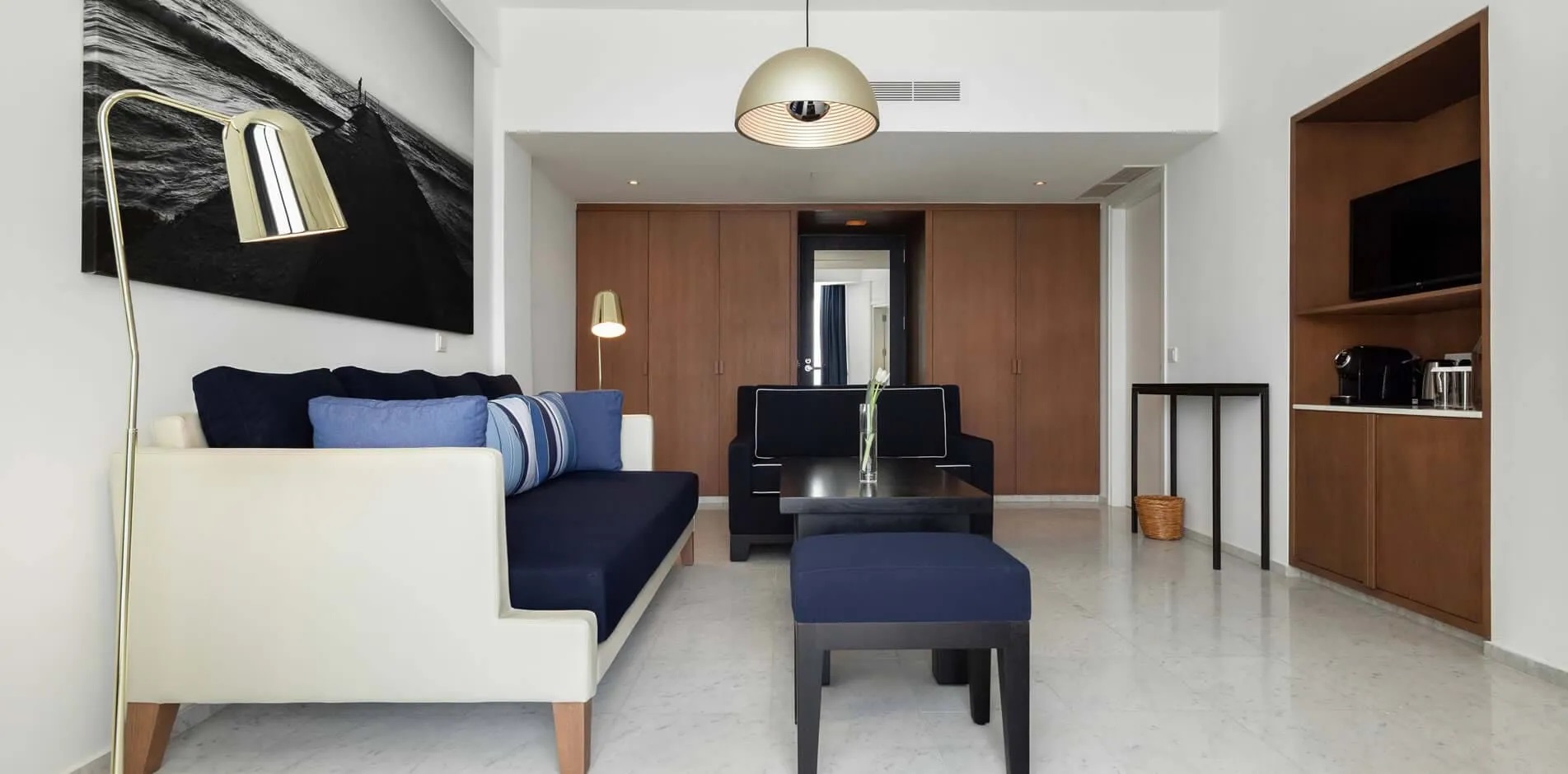 Almyra Hotel-Jednosoban suite.jpg