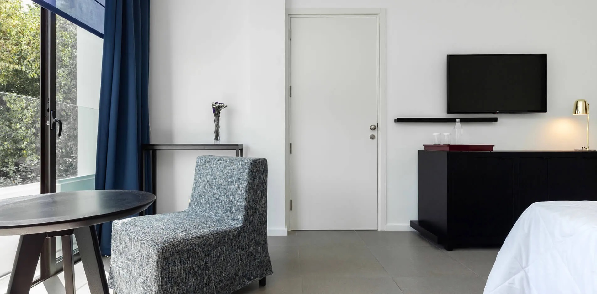Almyra Hotel-Porodicna connecting soba pogled basta.jpg