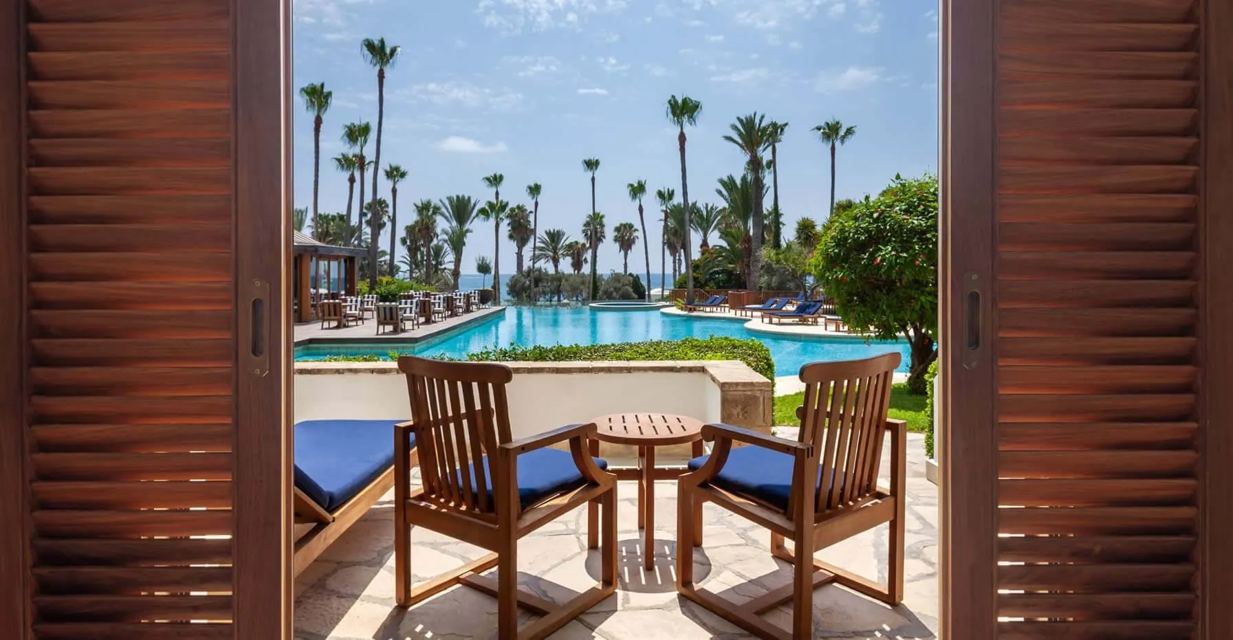 Annabelle Hotel-Standardna soba terasa pogled more.jpg