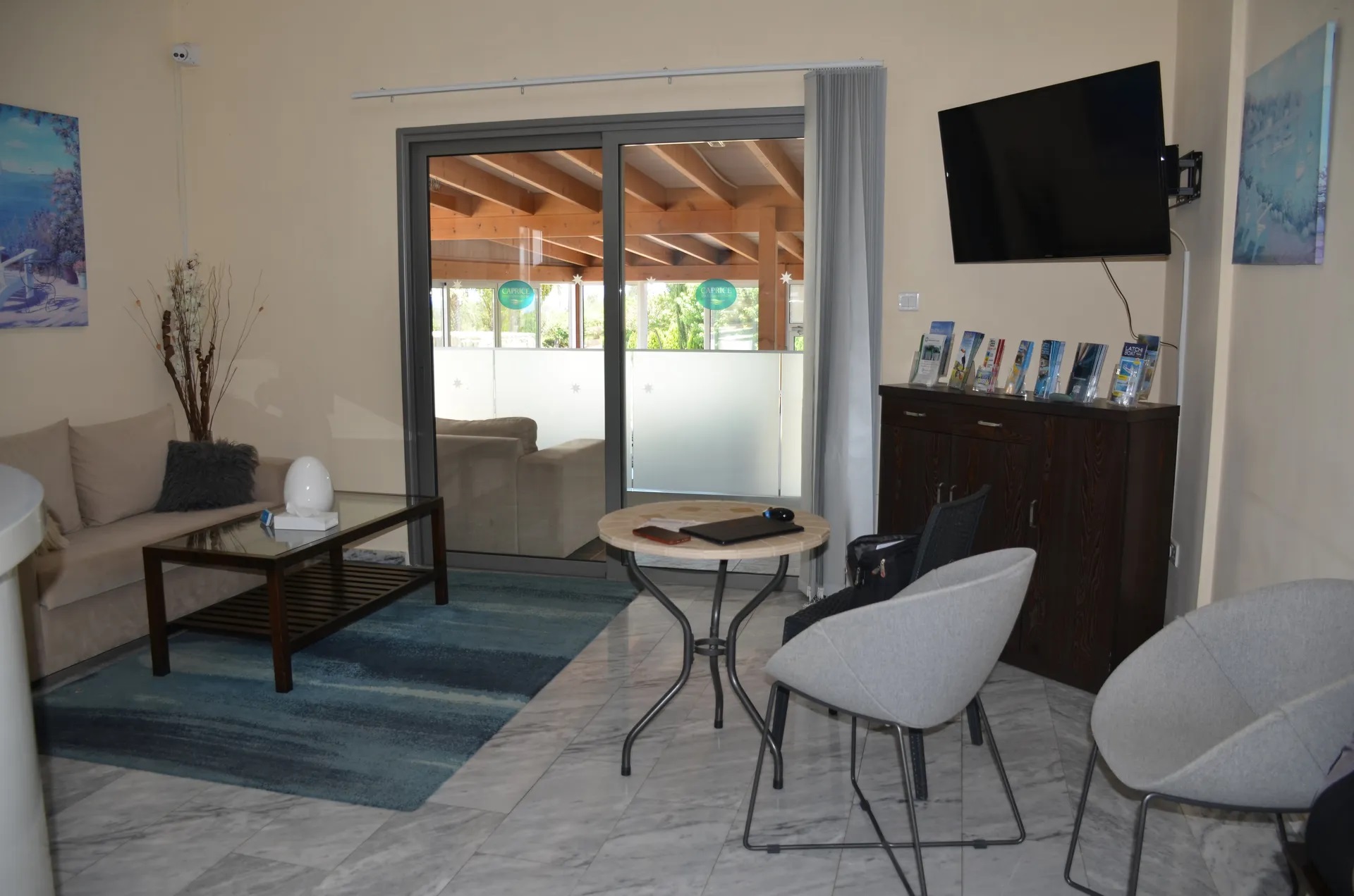 Latchi Escape Hotel and Suites-Ulaz u hotel.jpg