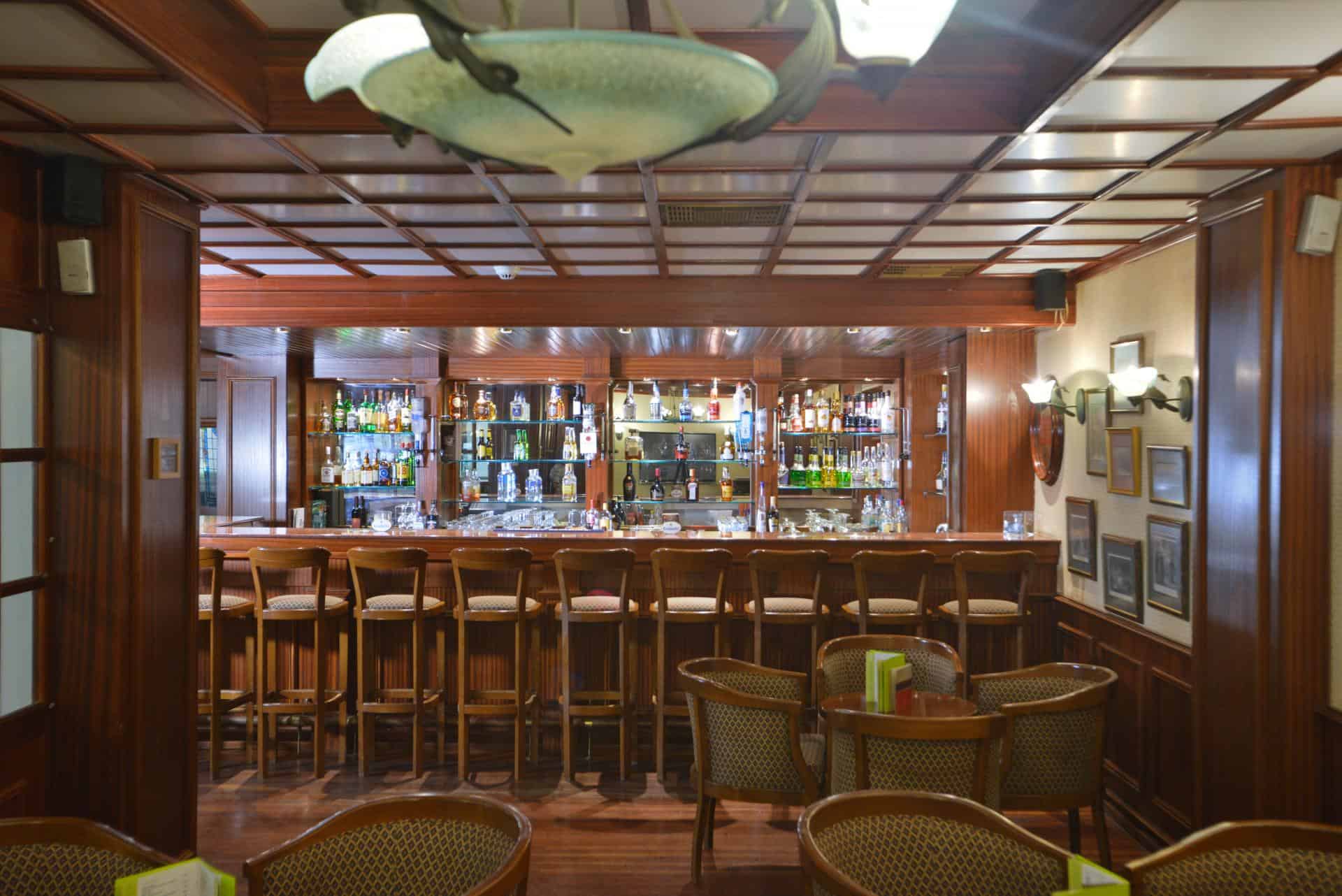 Golden Bay Beach Hotel-Pab.jpg
