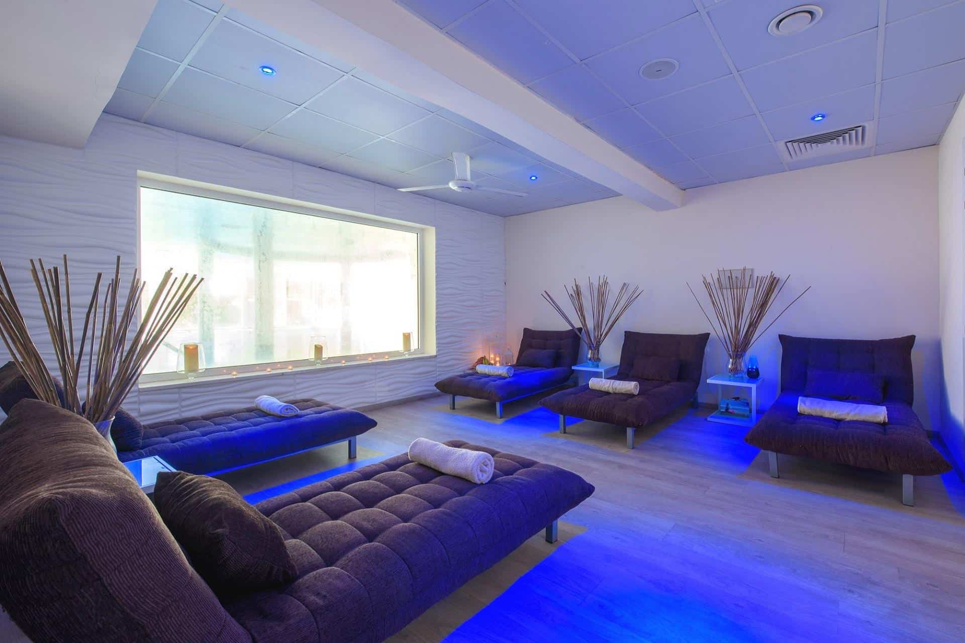 Golden Bay Beach Hotel-Relaks zona.jpg