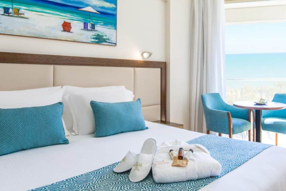 Golden Bay Beach Hotel-Standardna soba.jpg
