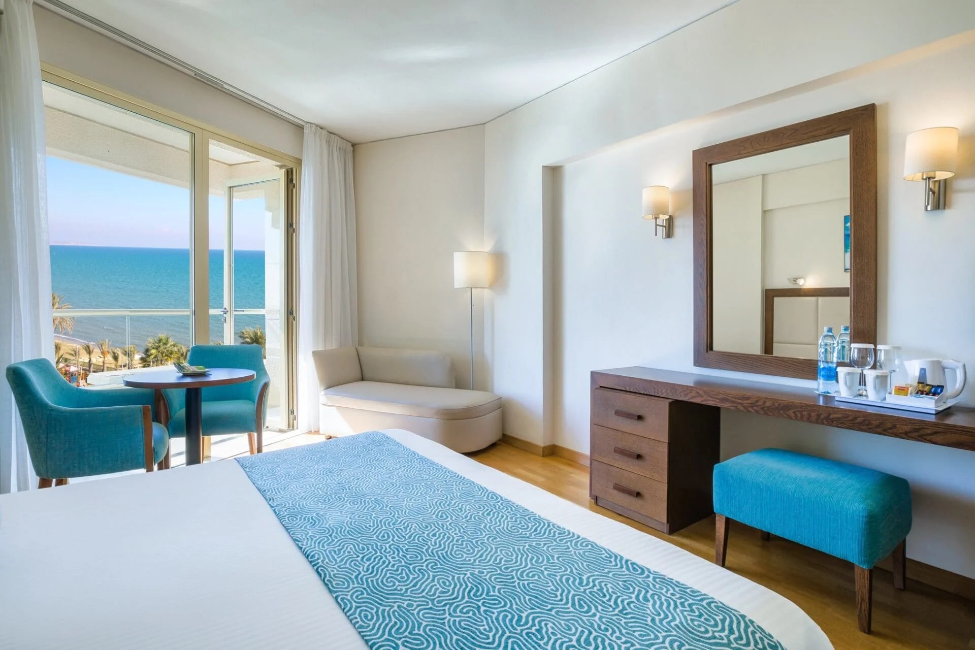 Golden Bay Beach Hotel-Superior soba.jpg