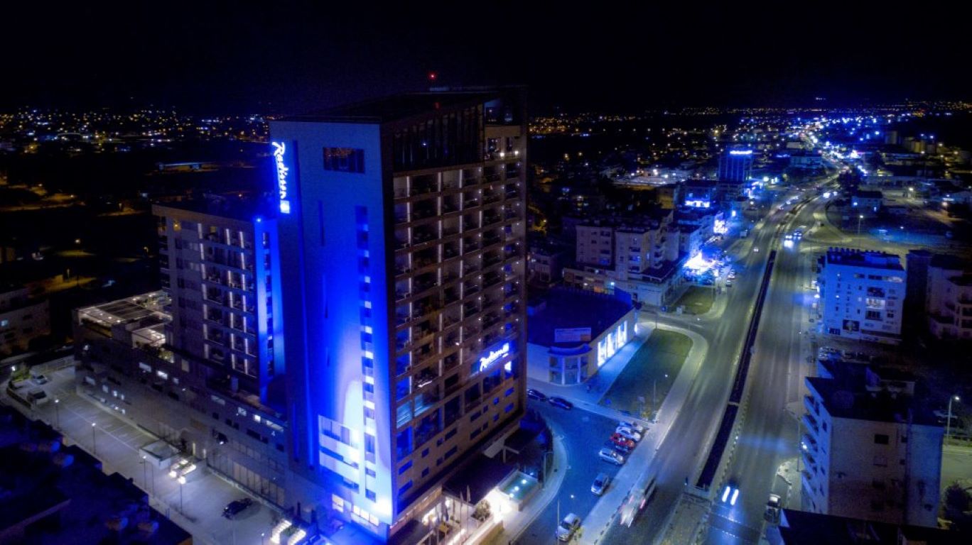 Radisson Blu Hotel-Nocni izgled.jpg