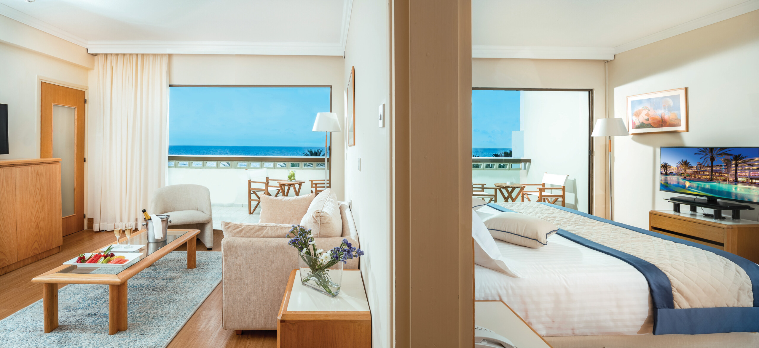 Athena Beach Hotel-Porodican jednosoban suite.jpg