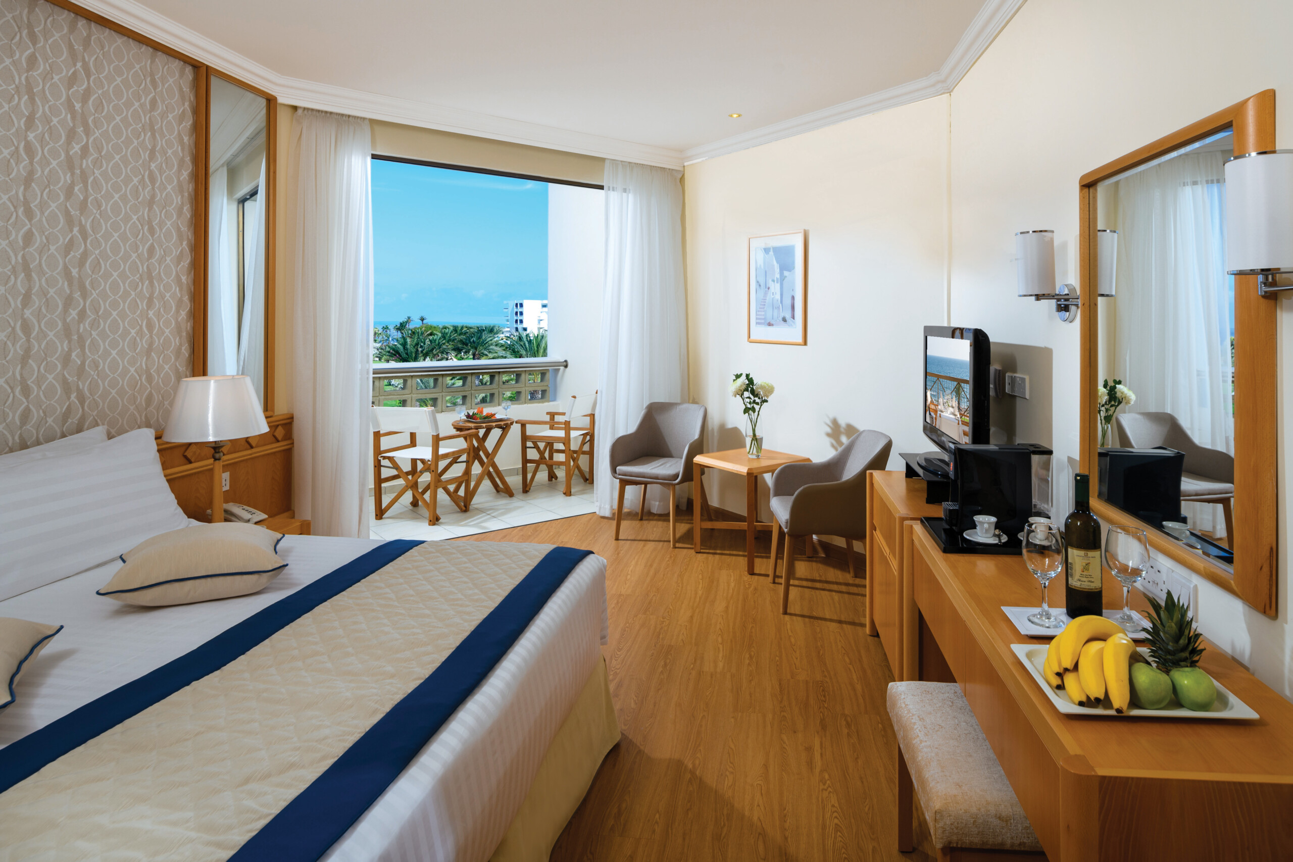Athena Beach Hotel-Porodicna povezana classic soba.jpg