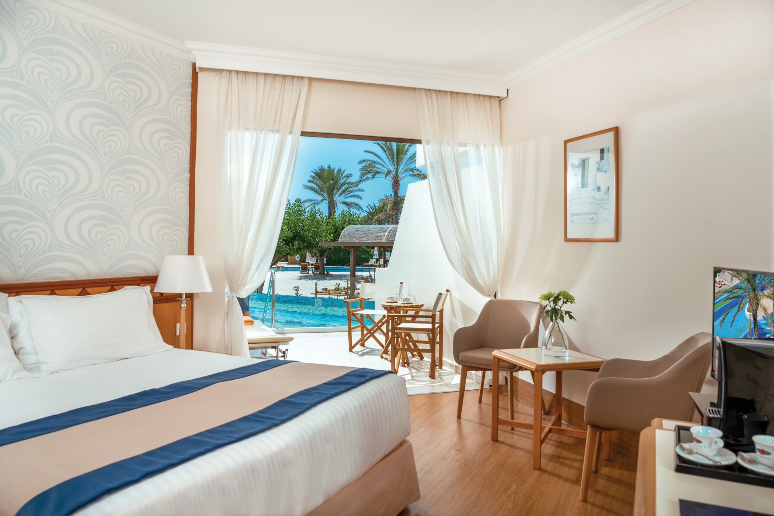 Athena Beach Hotel-Superior swim up soba.jpg