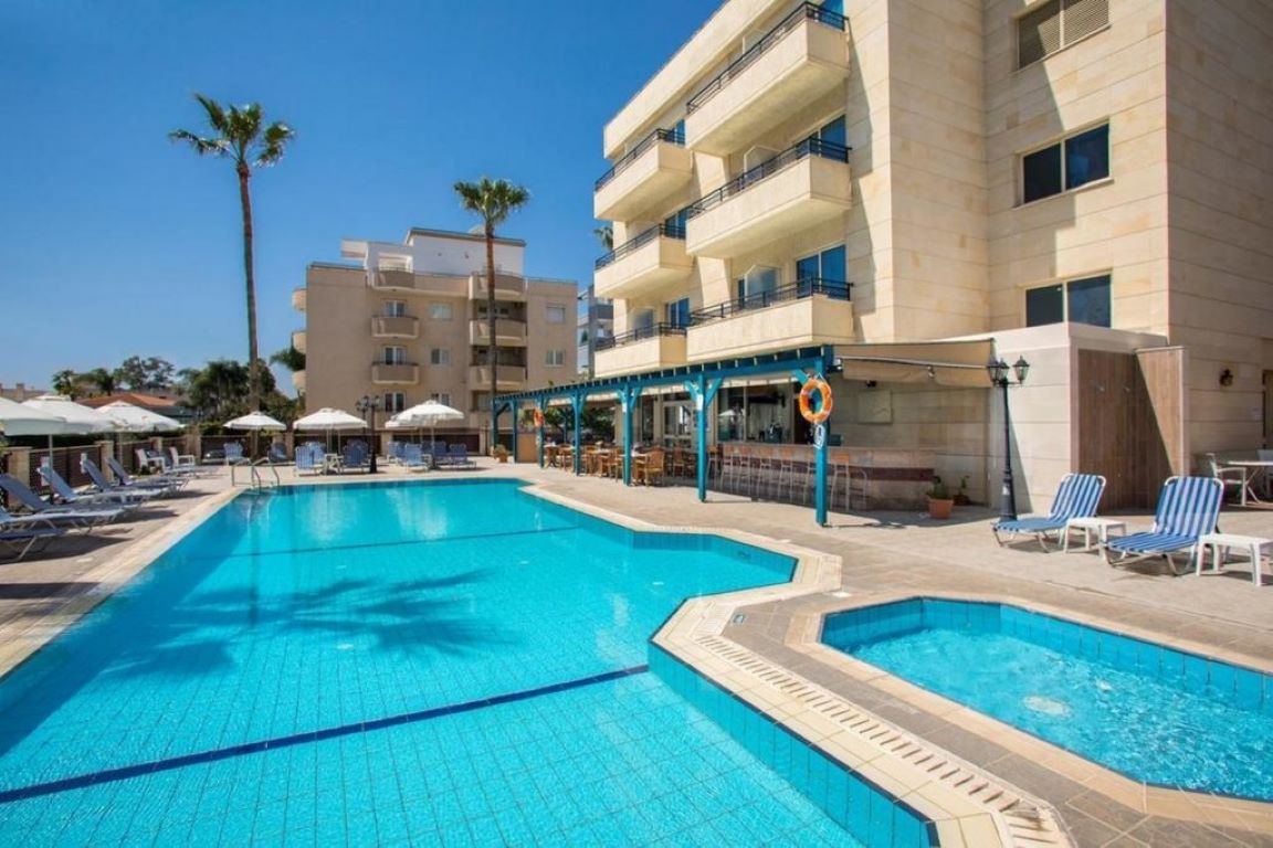 Kapetanios Limassol Hotel-Deciji bazen.jpg