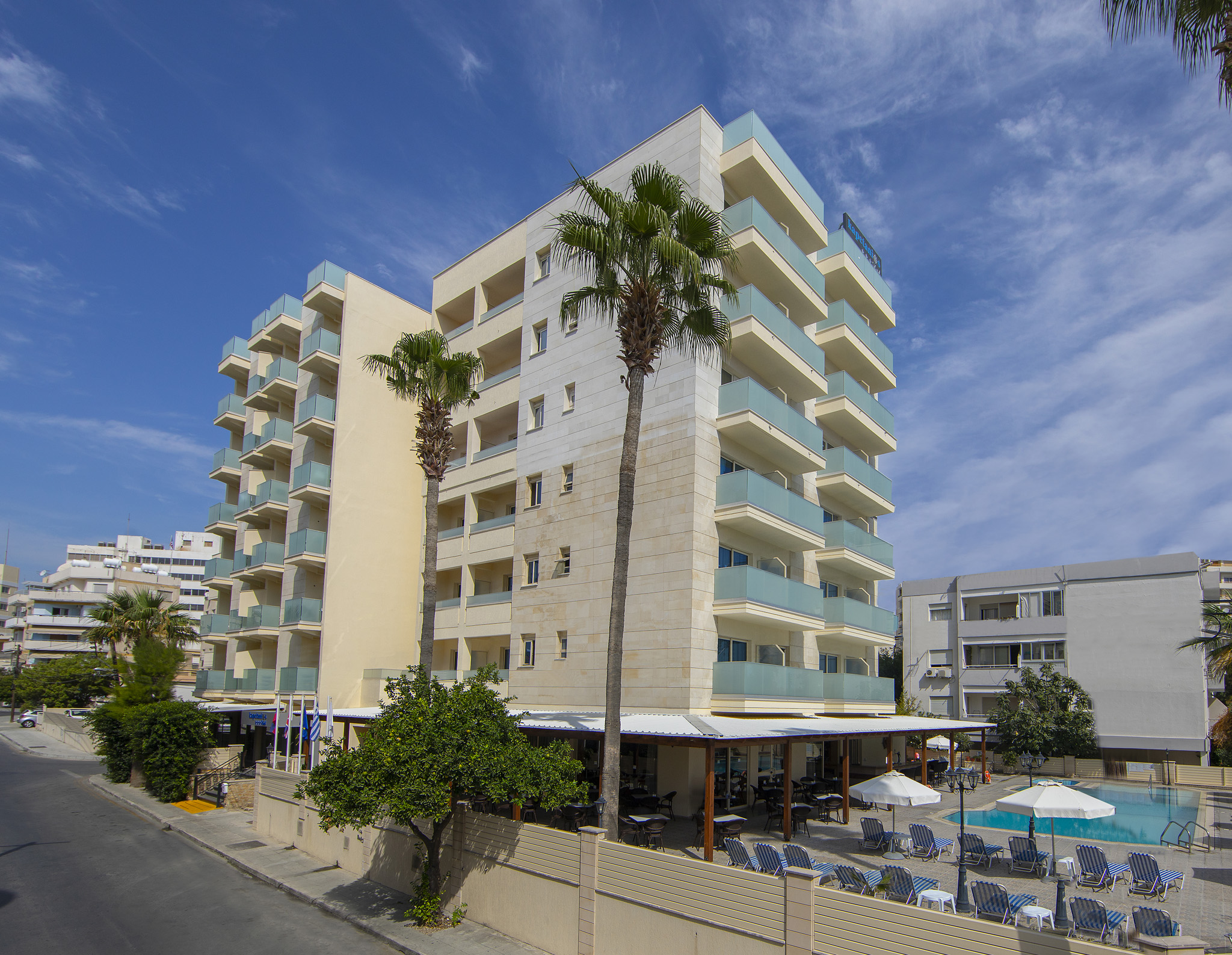 Kapetanios Limassol Hotel-Hotel spolja.jpg