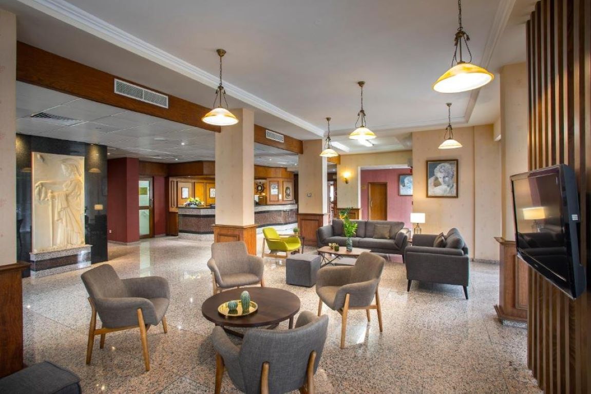 Kapetanios Limassol Hotel-Lobby.jpg