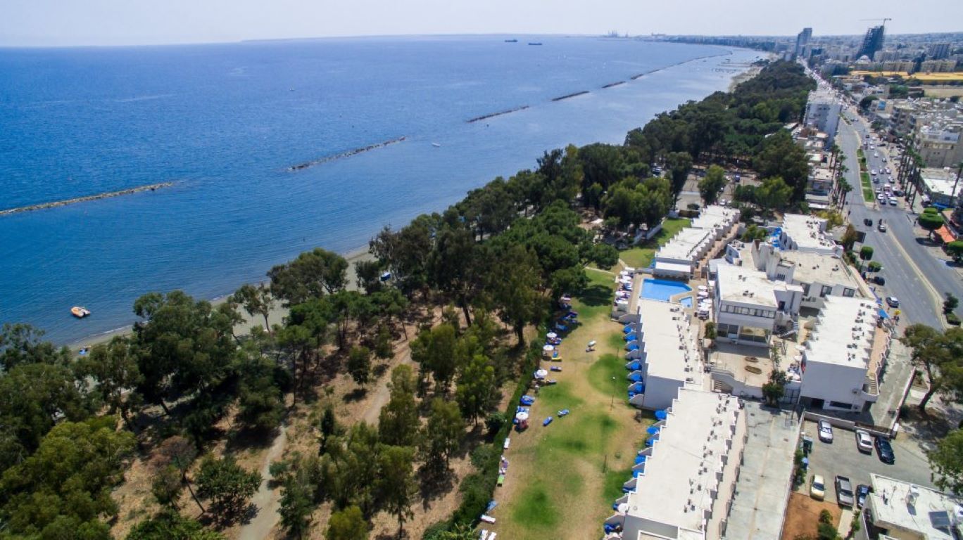 Park Beach Hotel-Panorama hotela.jpg