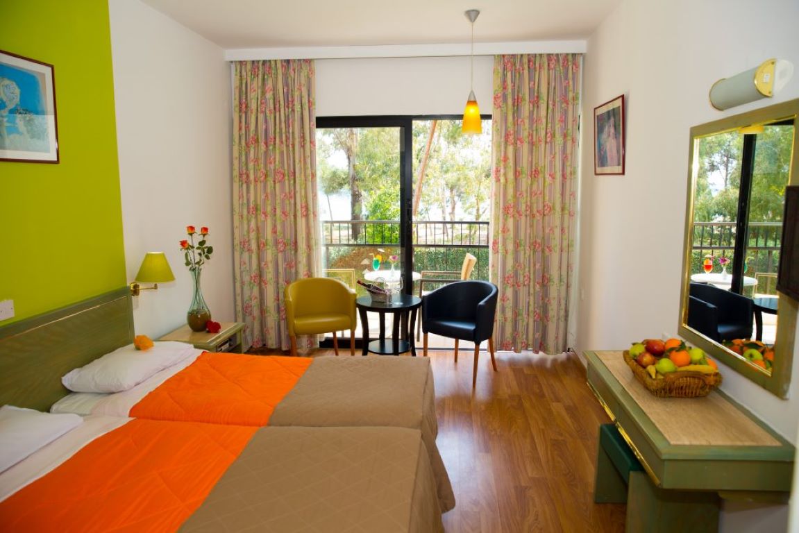 Park Beach Hotel-Standardna soba.jpg