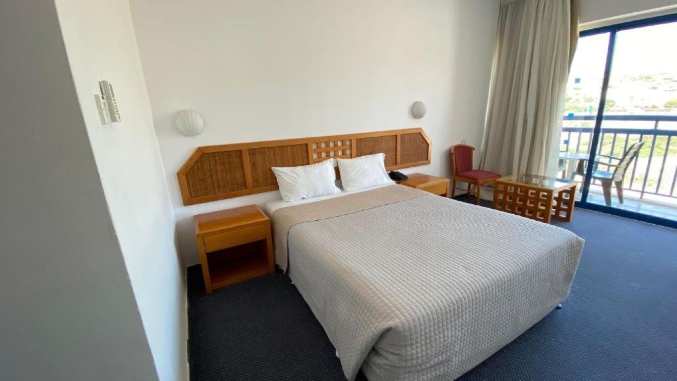 Navarria Hotel-Standardna soba.jpg