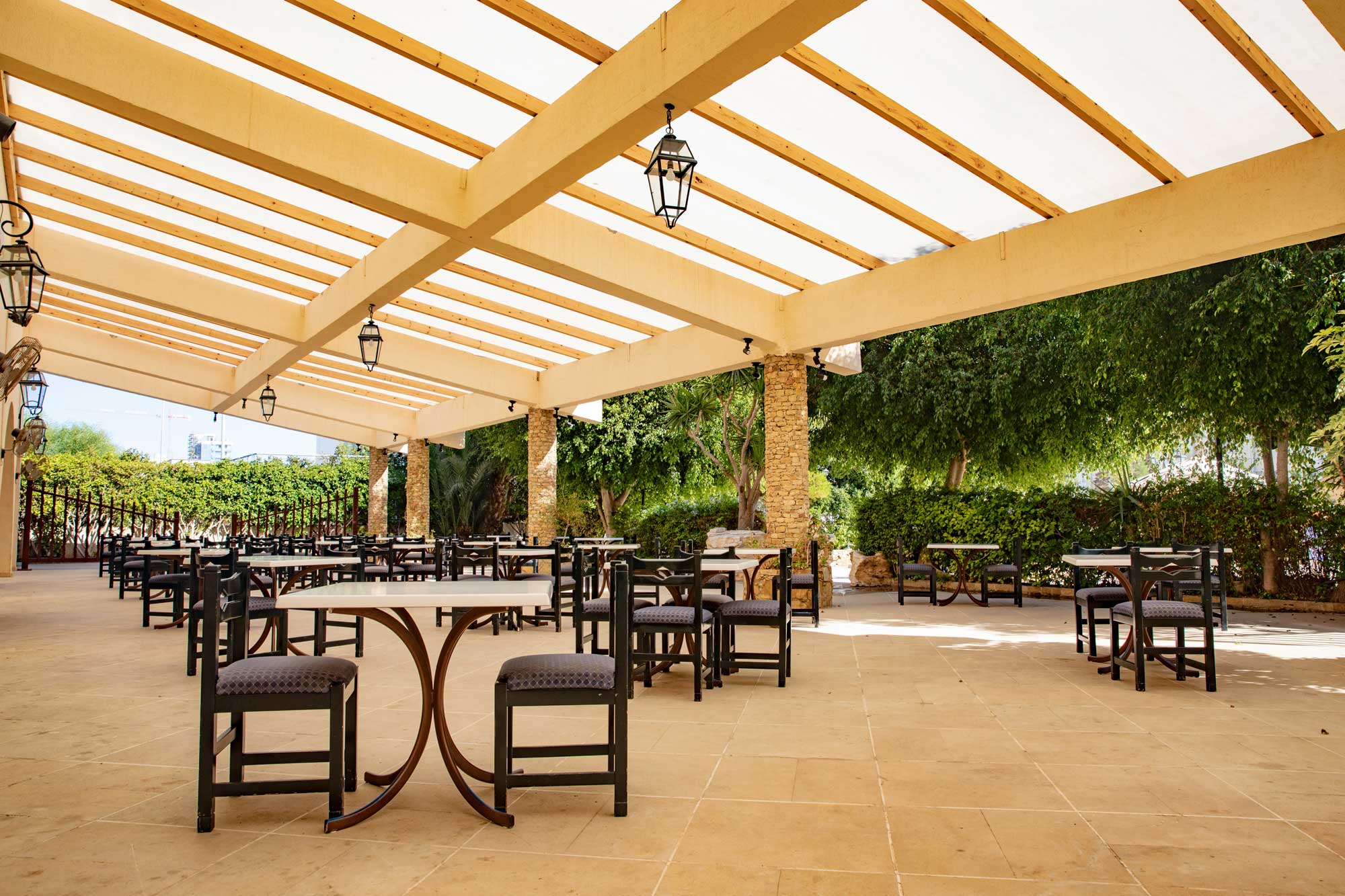 Navarria Hotel-Terasa restorana.jpg