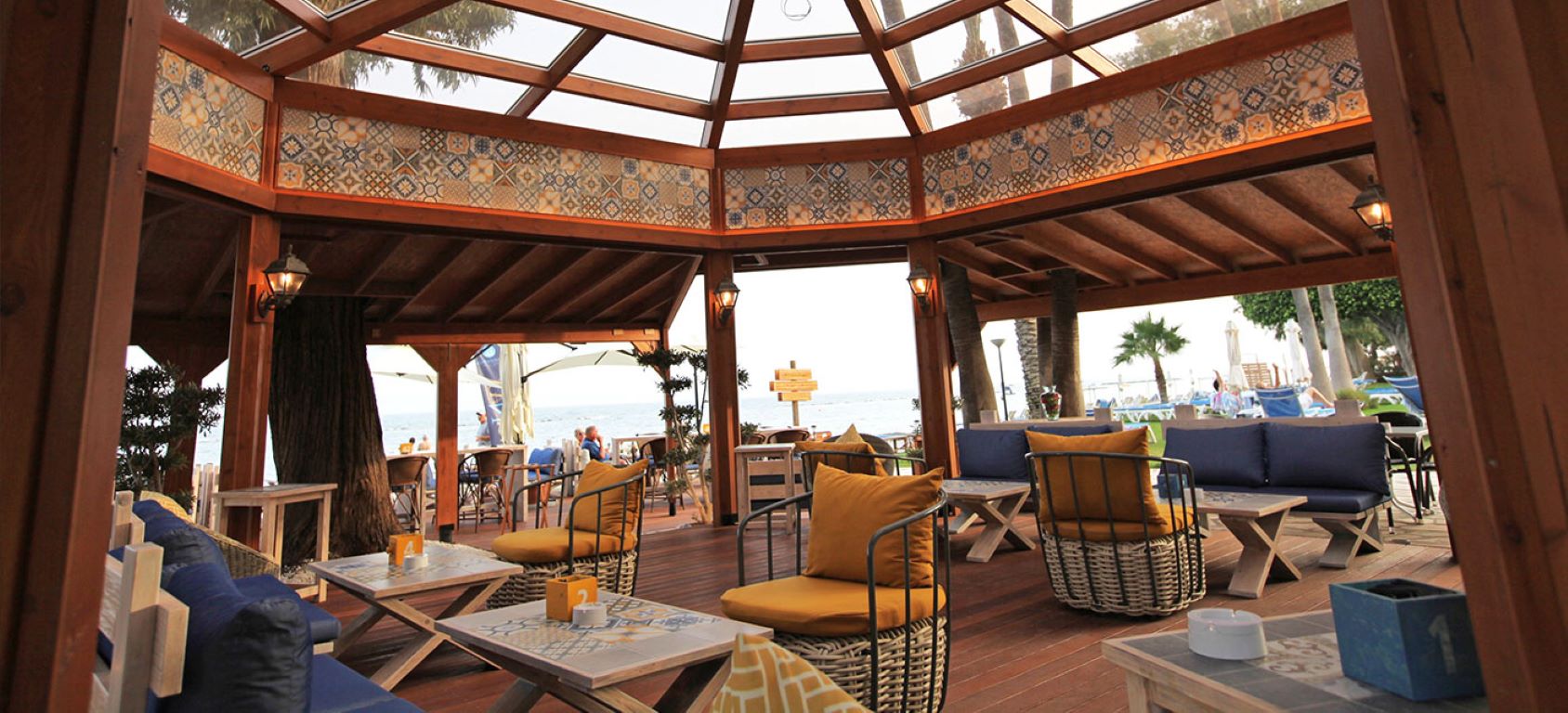Poseidonia Beach Hotel-Bar.jpg