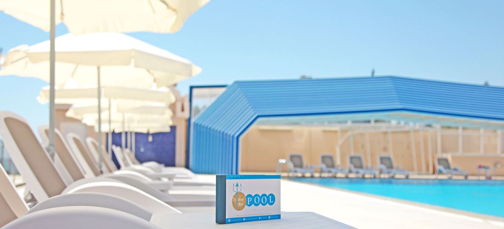 Poseidonia Beach Hotel-Bazen.jpg