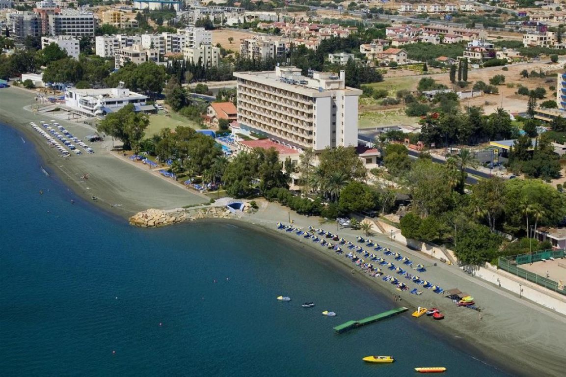 Poseidonia Beach Hotel-Panorama.jpg